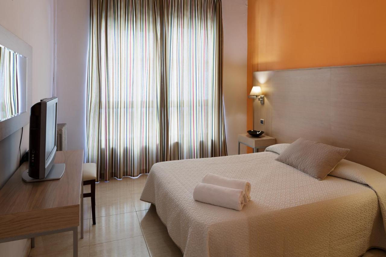 Hotel Alamo อาลิกันเต ภายนอก รูปภาพ