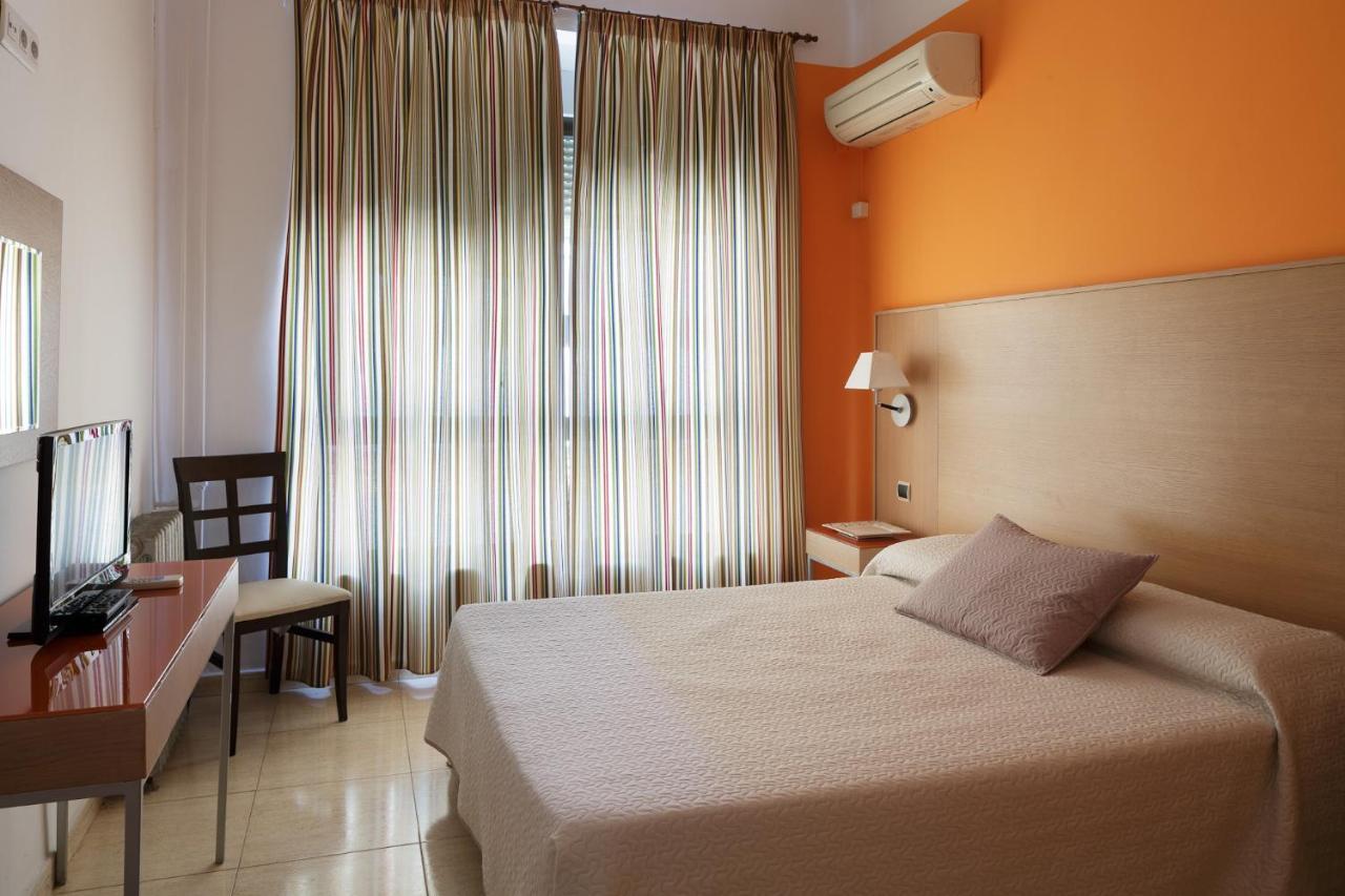 Hotel Alamo อาลิกันเต ภายนอก รูปภาพ